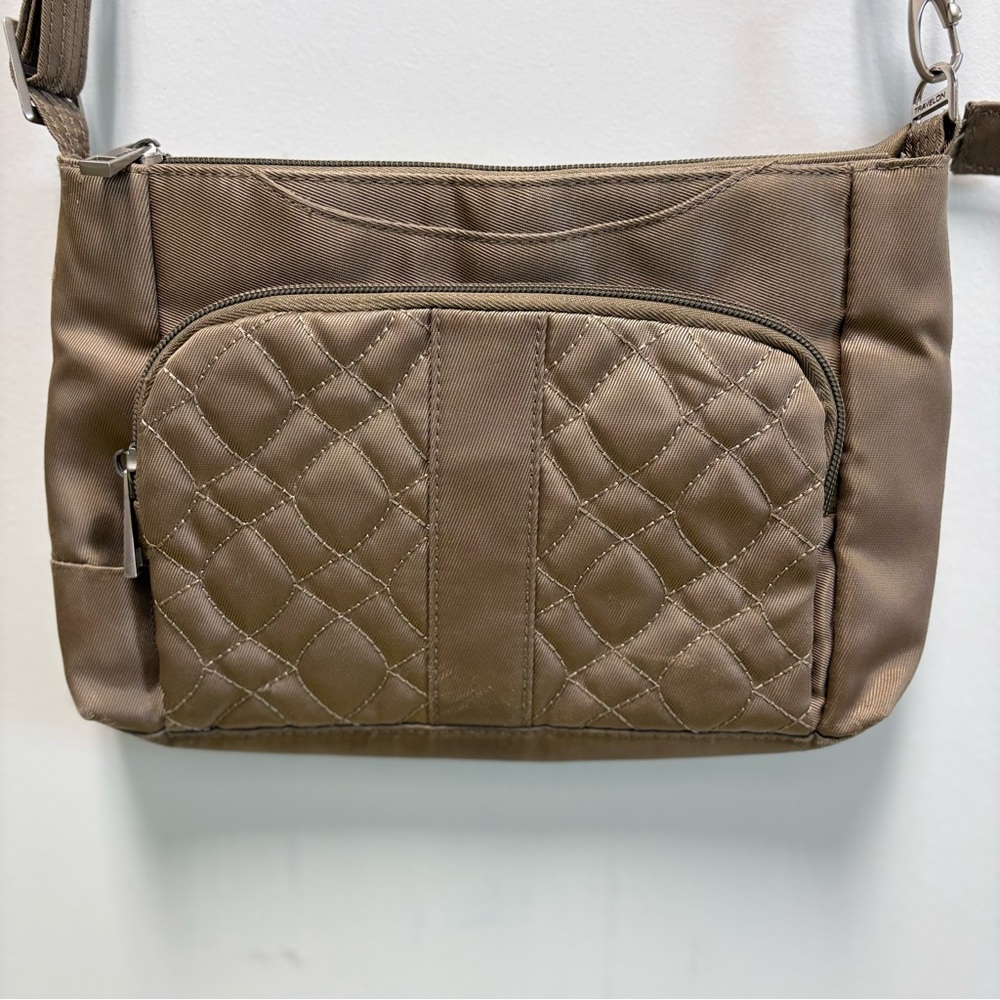 Travelon Quilted Front Crossbody Bag in Taupe Brown
**Anti-theft**